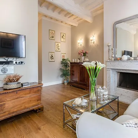 Апартаменты In With Private Terrace Лукка