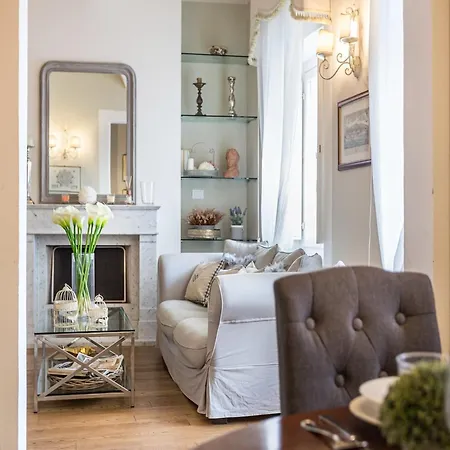 In With Private Terrace Апартаменты Лукка