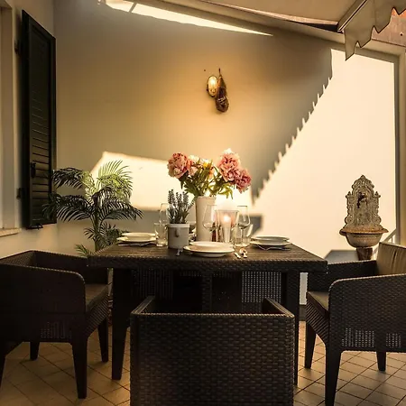 Апартаменты In With Private Terrace Лукка
